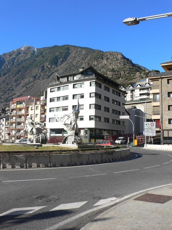 Outdoor Apartaments - Comfort Andorra la Vella Bagian luar foto