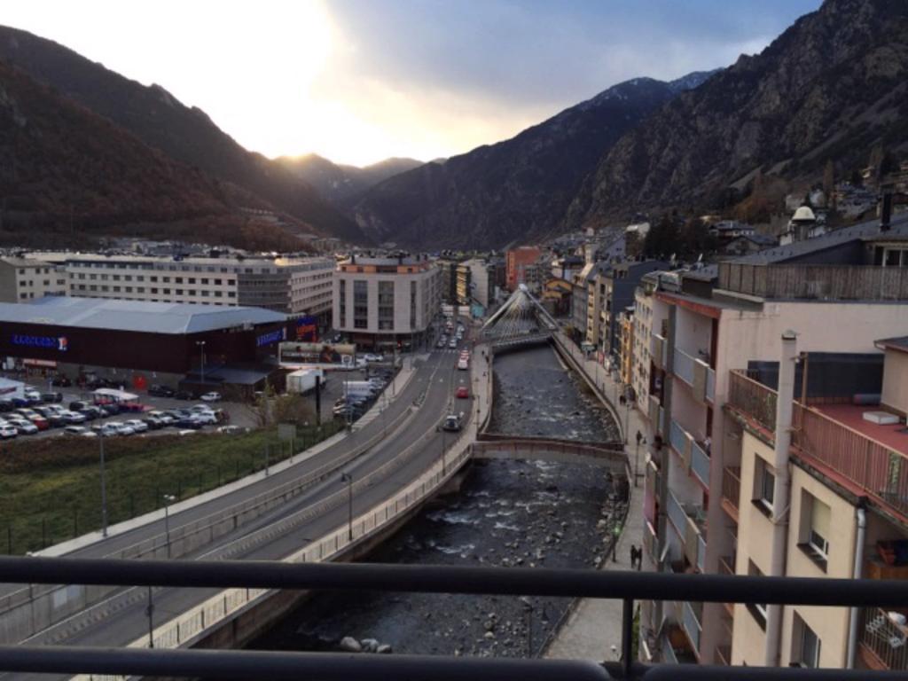 Outdoor Apartaments - Comfort Andorra la Vella Bagian luar foto